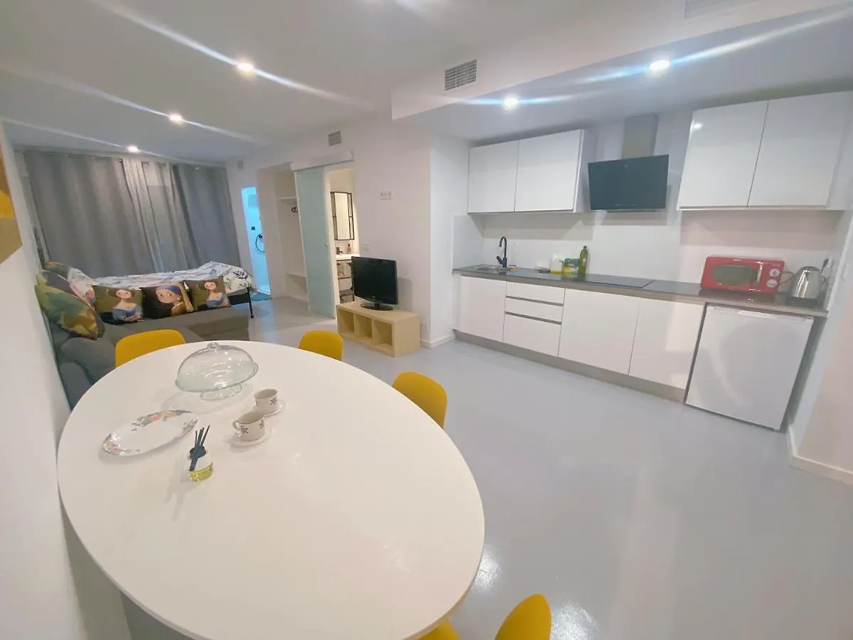 Hug Hotel2022 El Carrer del Canonge