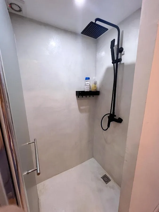 Hug Hotel2022 El Carrer del Canonge 0*,